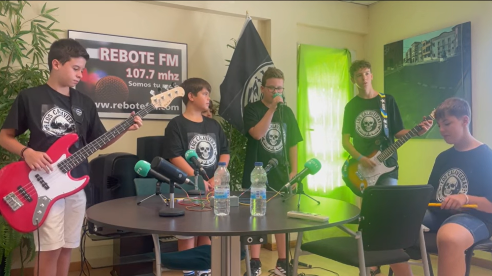 Los Calaveeras ensayando